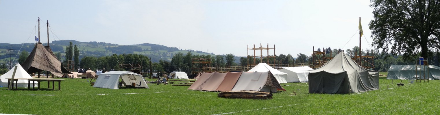 dsc03309_pano_lagerplatz_aufbau_burg.jpg